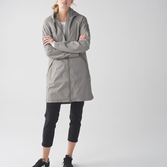 Lululemon Definitely Raining Jacket S10 Deep Earth
